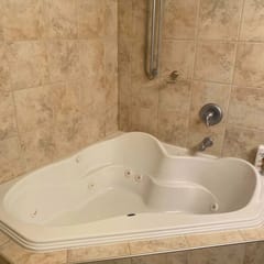 Red Robb #6 - 2 bedroom Sleeps 6