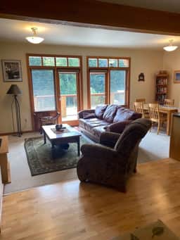 Red Robb #6 - 2 bedroom Sleeps 6 - Image 3