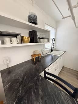 The Downtown Hideaway - Image 5