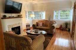 The Red Step- Beautifully renovated heritage home - Image 2