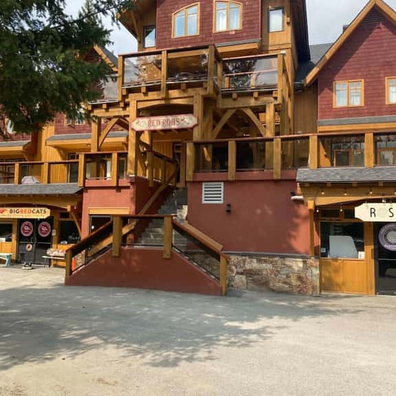 Red Robb #6 - 2 bedroom Sleeps 6 - Image 1