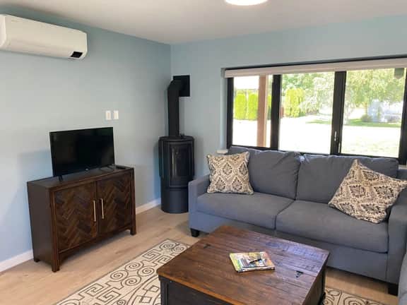Erie Creek House - sleeps 4 - Image 3