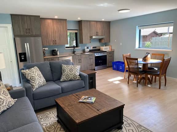 Erie Creek House - sleeps 4 - Image 5