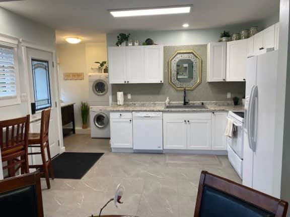 The Red Step- Beautifully renovated heritage home - Image 4